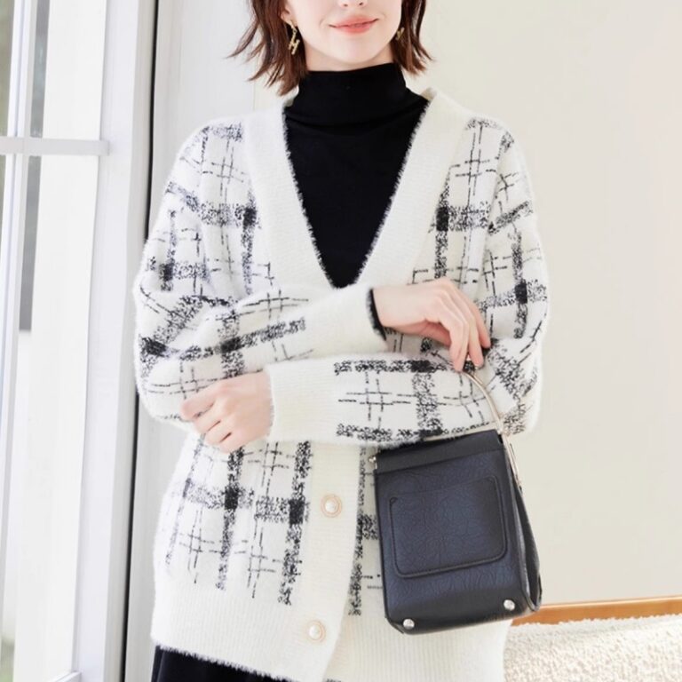 Manufacturer of medium and long imitation mink sweater for women (4)