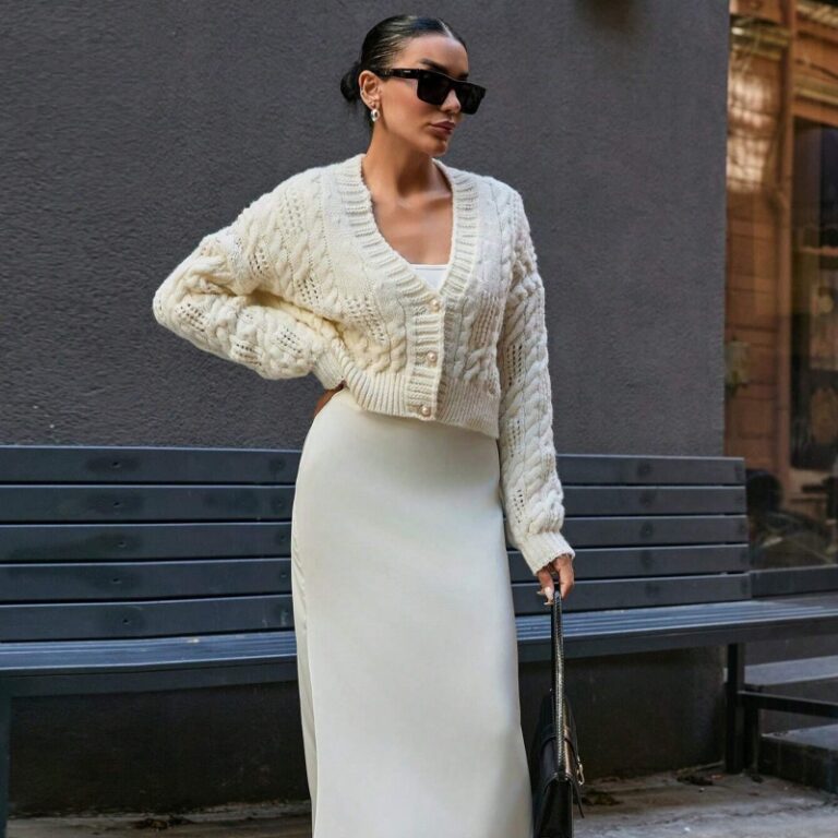 Фабрика за дамски пуловери с V-образно деколте (2)